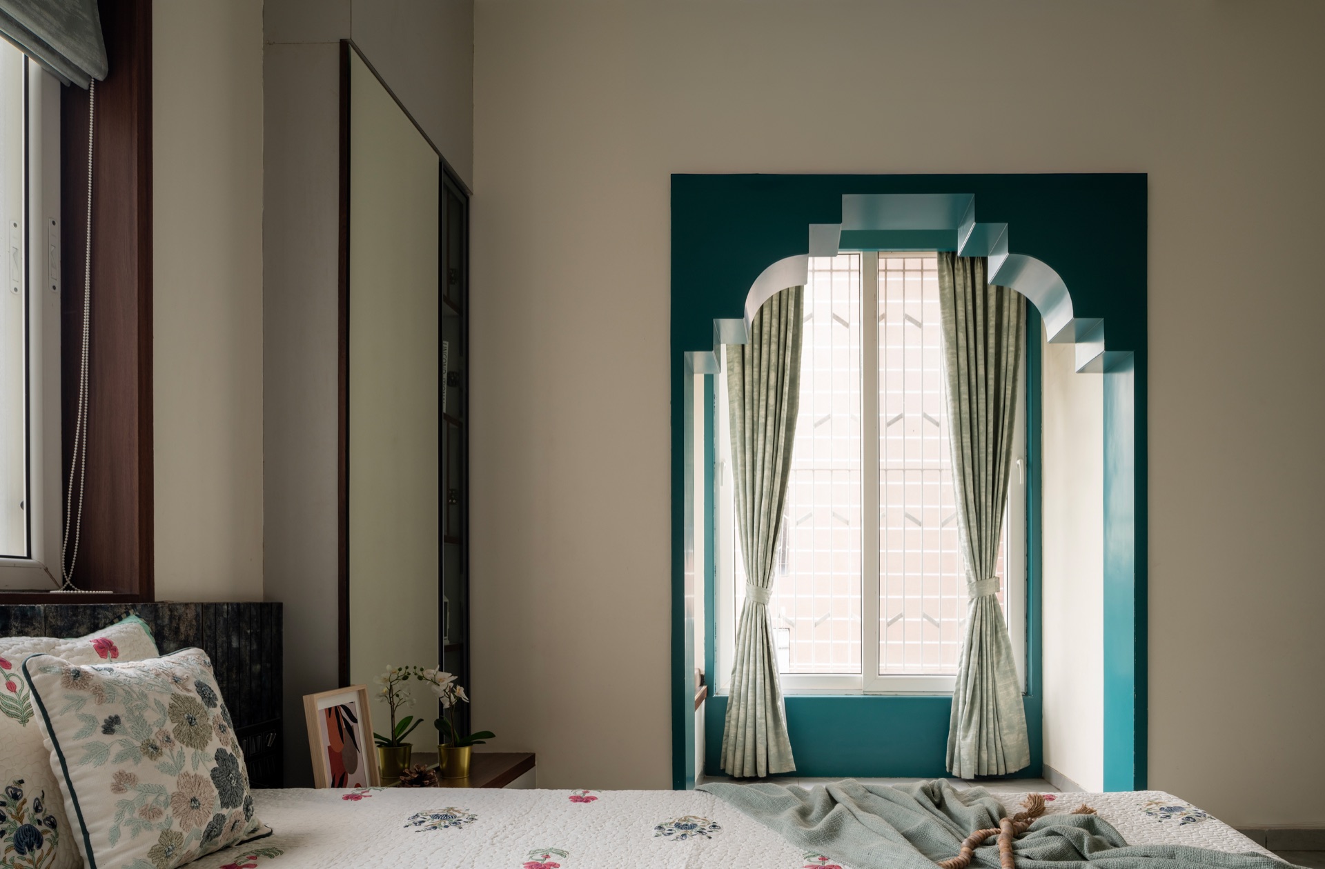 Cultural Contours & Modern Minimalisms